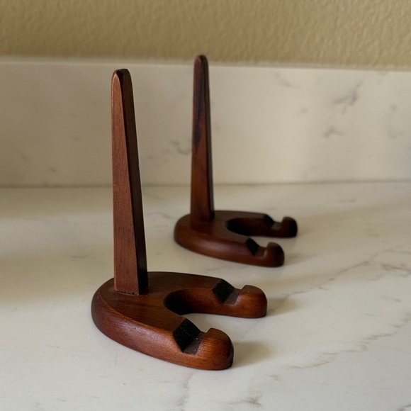 Vintage Handcrafted Wooden Easel Plate Stands Set of 2 - Picture 1 of 7